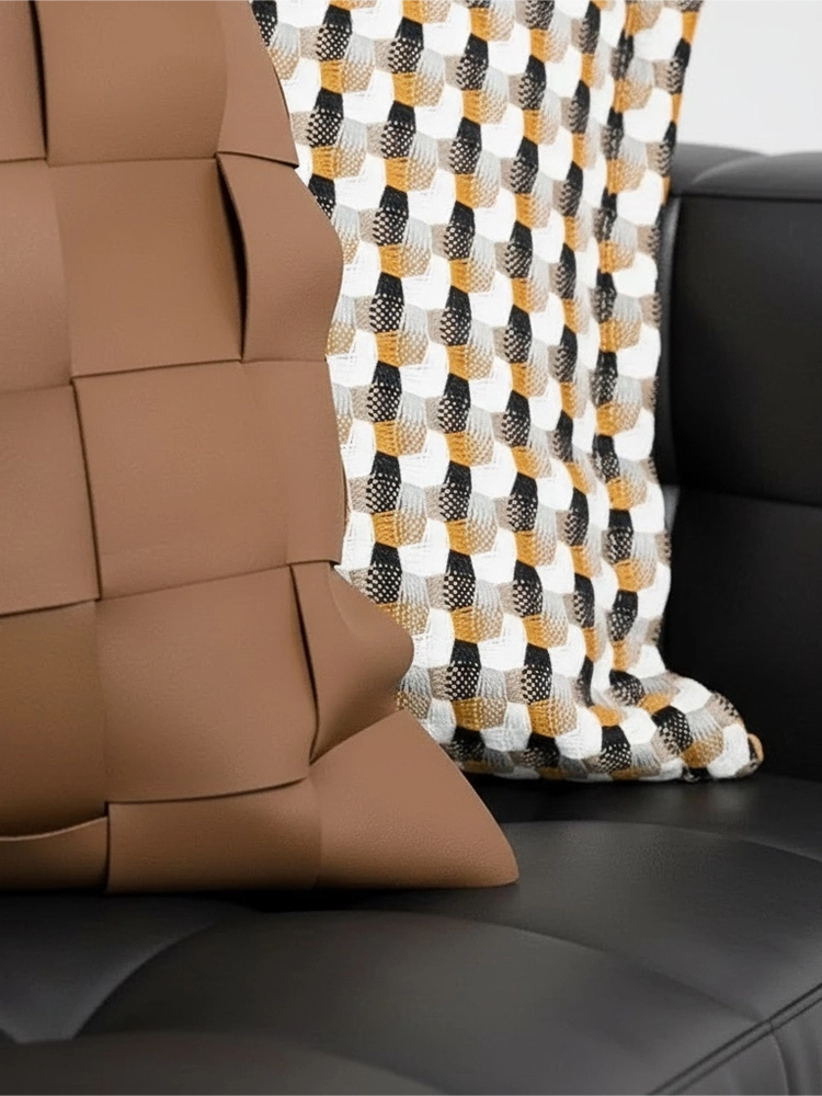 Close-up of the Saddle khaki faux leather woven texture